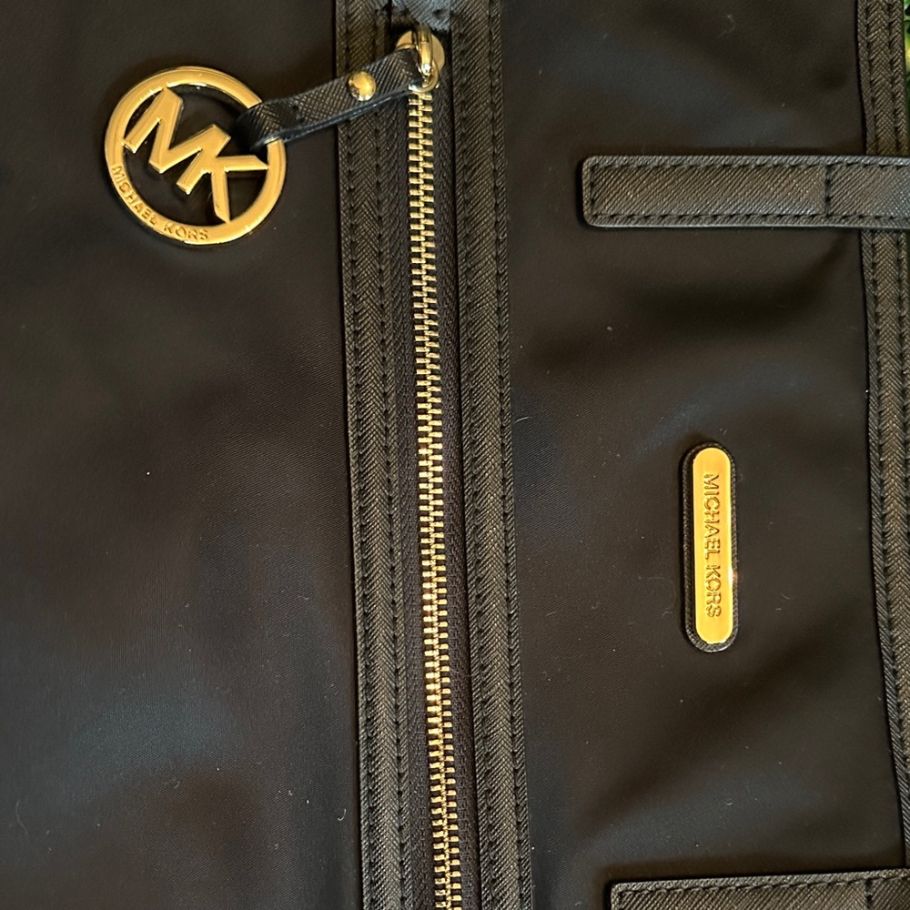 Black Purse - Picture 2 of 4